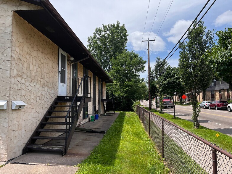 96 Arlington Ave W, Saint Paul, MN à vendre - Photo de l’immeuble – Image 3 sur 11