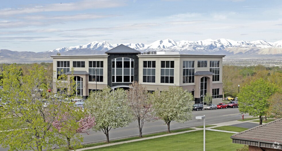 1218 E 7800 S, Sandy, UT à louer - Photo de l’immeuble – Image 2 sur 12