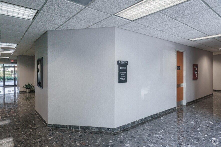 7301A W Palmetto Park Rd, Boca Raton, FL à louer - Hall d’entrée – Image 3 sur 9