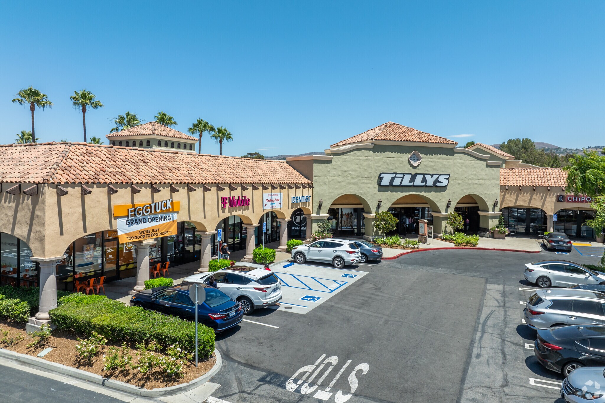 8020-8100 E Santa Ana Canyon Rd, Anaheim Hills, CA à louer Photo principale– Image 1 sur 6