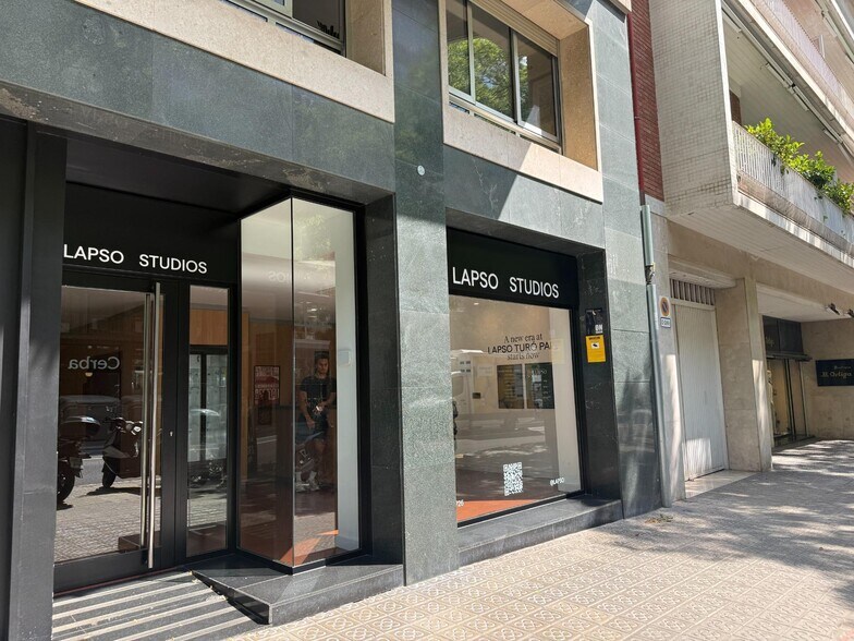 Immeuble residentiel dans Barcelone, Barcelona à vendre - Photo de l’immeuble – Image 1 sur 5