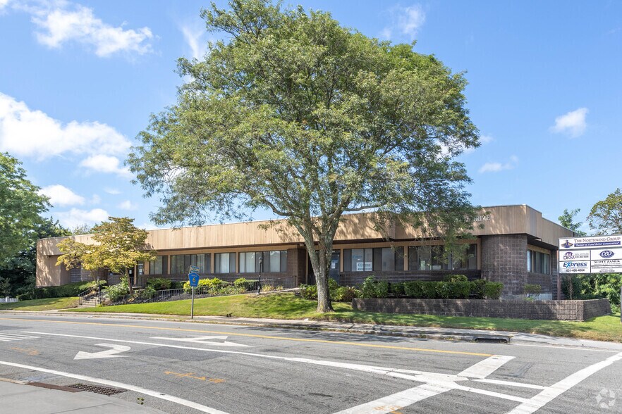 1 Rabro Dr, Hauppauge, NY à louer - Photo principale – Image 1 sur 7