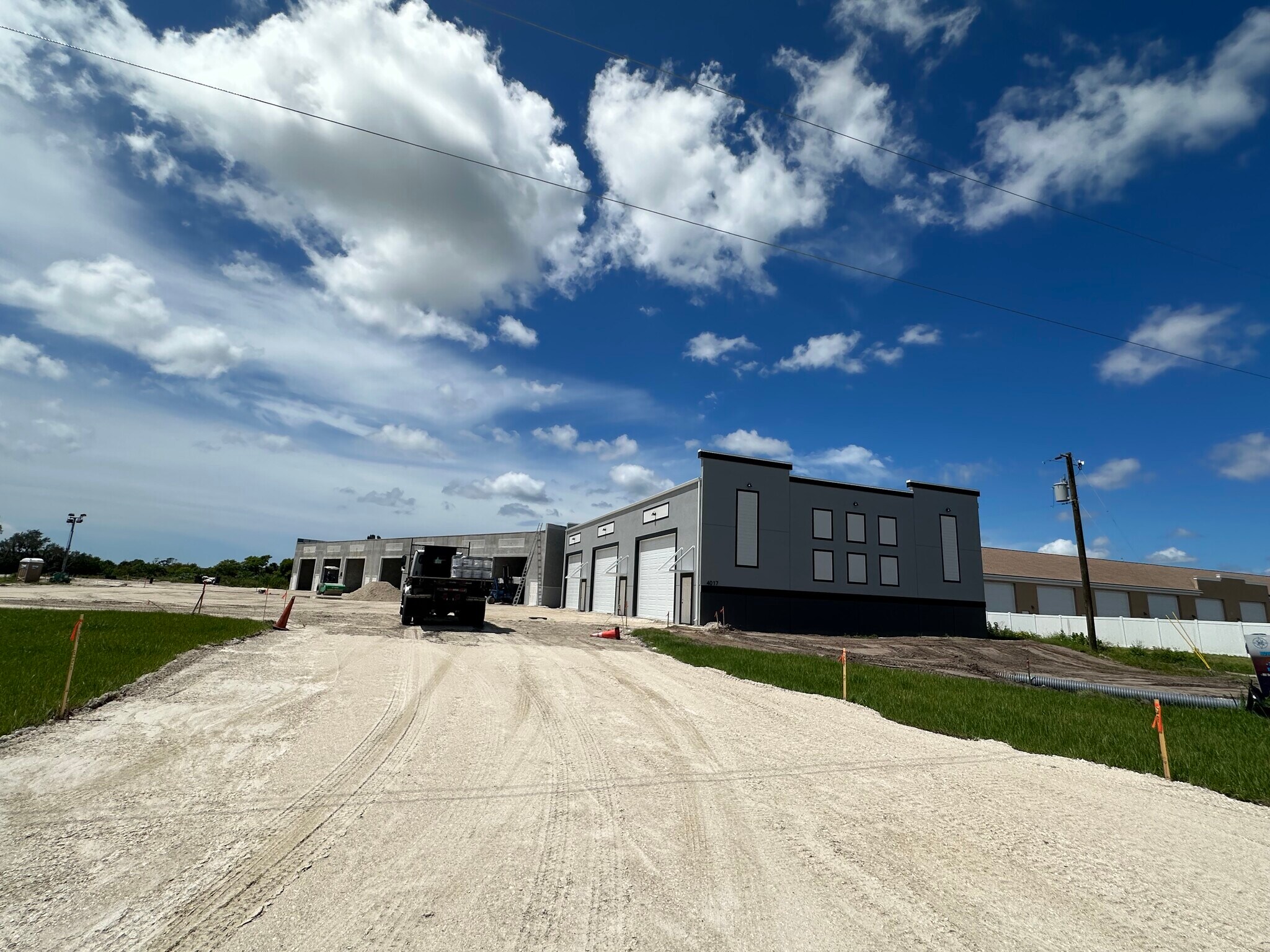 4017 Taylor Rd, Punta Gorda, FL à vendre Photo de l’immeuble– Image 1 sur 22