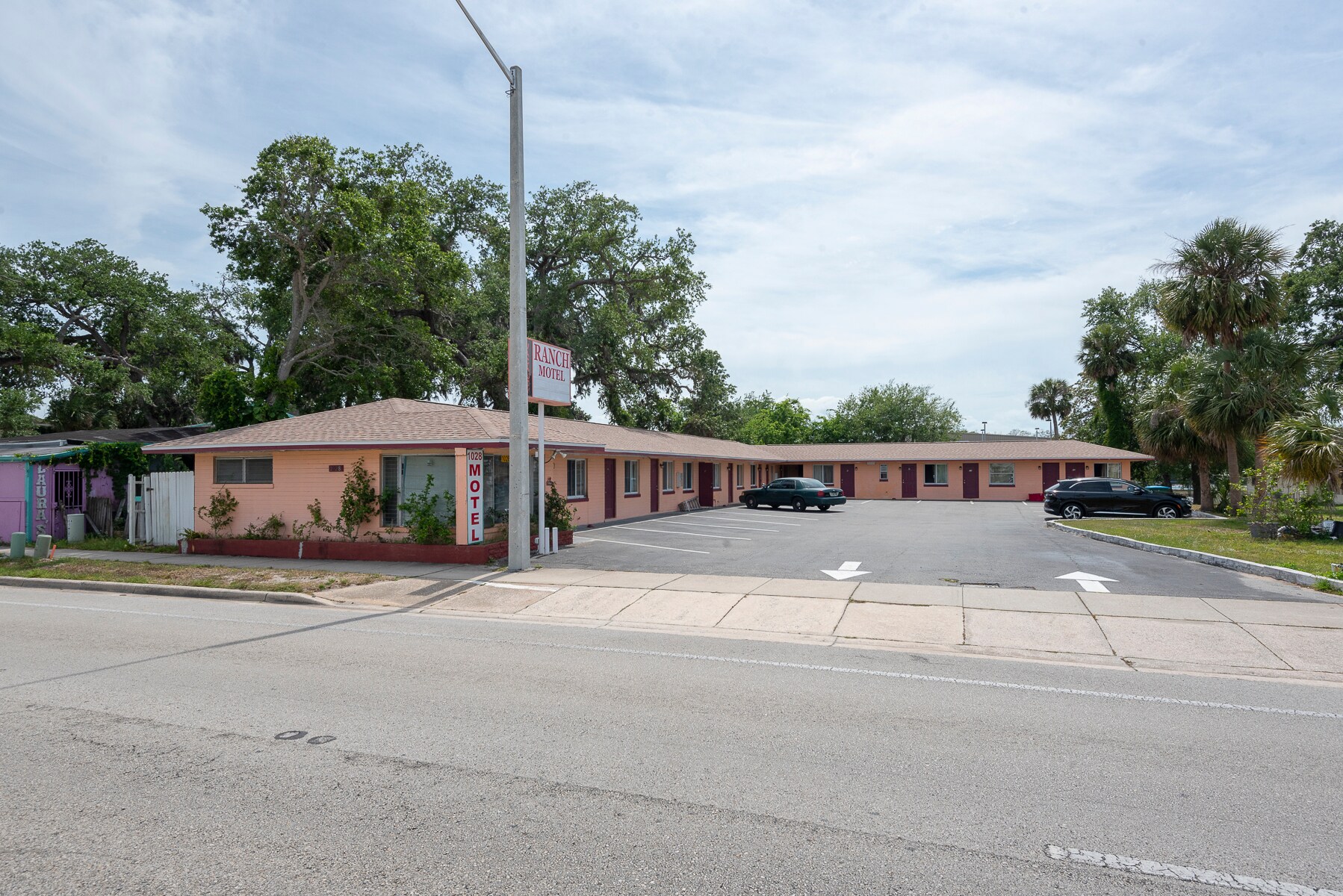 1028 Ridgewood Ave, Daytona Beach, FL à vendre Photo de l’immeuble– Image 1 sur 43