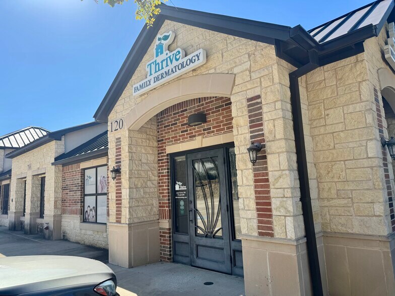 788 S Watters Rd, Allen, TX à louer - Photo de l’immeuble – Image 1 sur 14