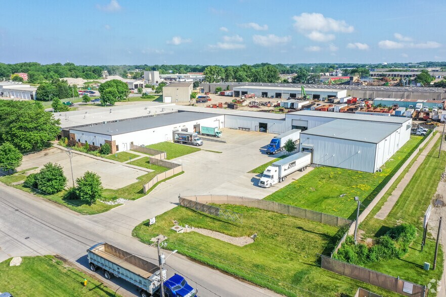 1800 Hull Ave, Des Moines, IA à louer - Photo principale – Image 1 sur 26