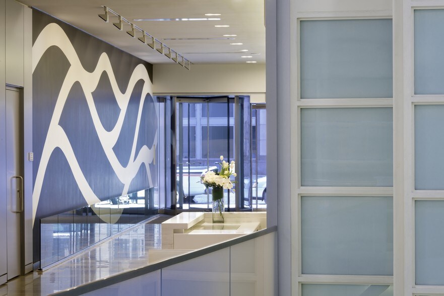 1150 18th St NW, Washington, DC à louer - Hall d’entrée – Image 3 sur 12