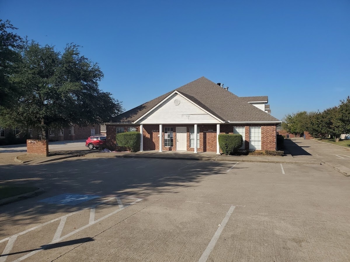 2707 Bolton Boone Dr, DeSoto, TX à vendre Photo principale– Image 1 sur 15