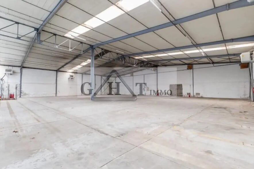 Industriel/Logistique dans Noisy-le-Grand à vendre - Photo de l’immeuble – Image 3 sur 3