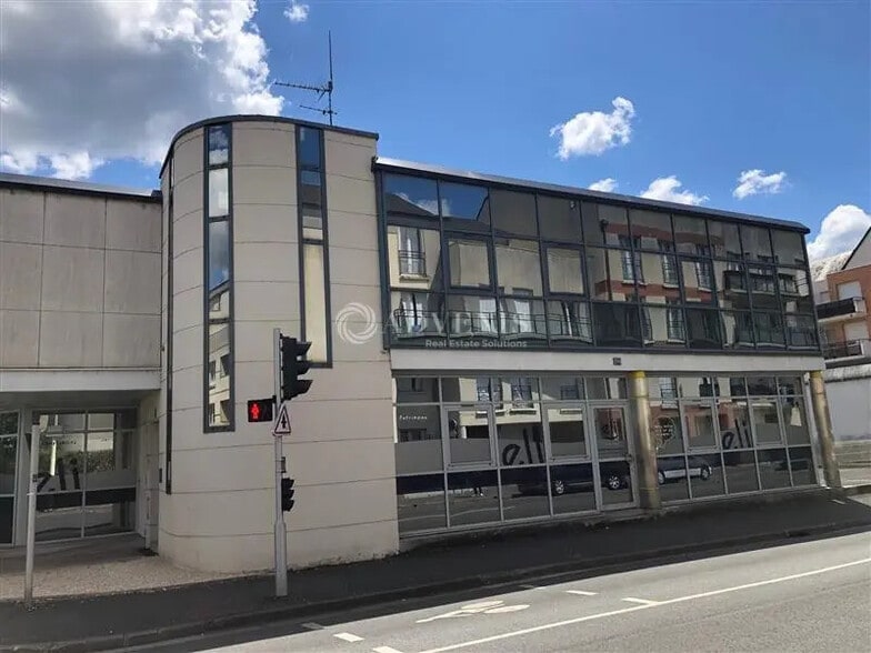 Bureau dans Tours à louer - Photo de l’immeuble – Image 1 sur 11
