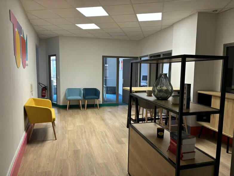 Bureau dans Lyon à louer - Photo de l’immeuble – Image 2 sur 10