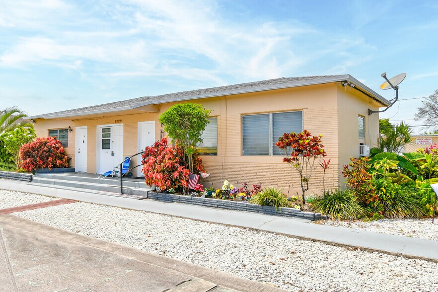 1741-1743 Moffett St, Hollywood, FL à vendre - Photo de l’immeuble – Image 1 sur 1
