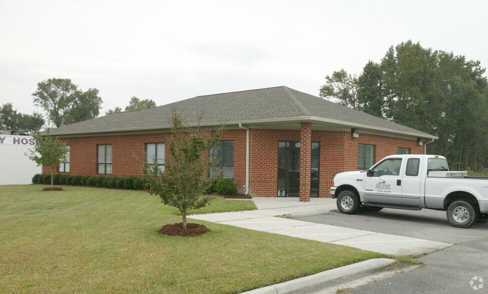 624 Happy Acres Rd, Chesapeake, VA à louer - Photo de l’immeuble – Image 2 sur 4