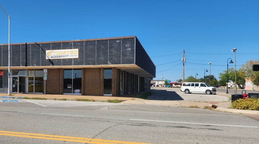 201 SW C Ave, Lawton, OK à louer - Photo principale – Image 1 sur 2