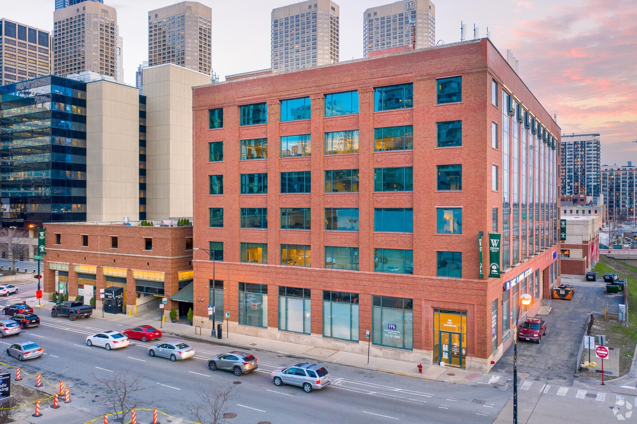 651-659 W Washington Blvd, Chicago, IL à louer Photo de l’immeuble– Image 1 sur 13