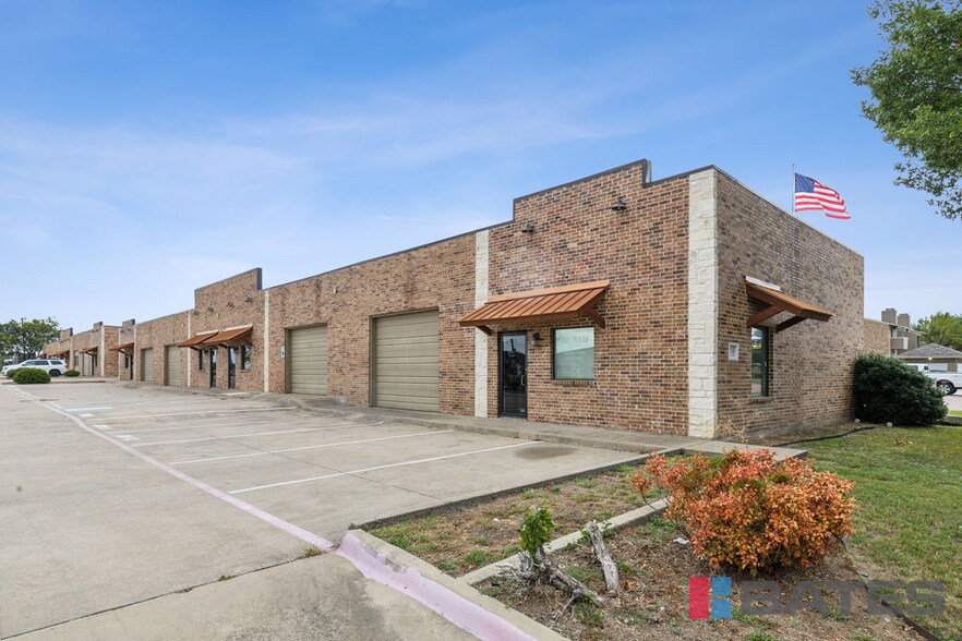198 Brothers Blvd, Red Oak, TX à vendre - Photo de l’immeuble – Image 1 sur 27