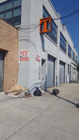1413 38th St, Brooklyn, NY à louer - Photo de l’immeuble – Image 1 sur 3