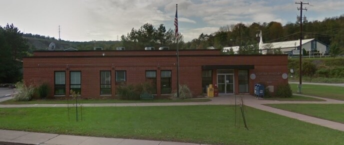 100 Main Ave, Hawley, PA à louer Photo principale– Image 1 sur 2