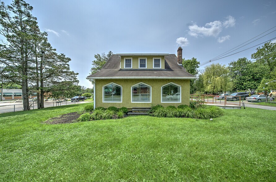 4 W Township Line Rd, East Norriton, PA à louer - Photo de l’immeuble – Image 3 sur 15