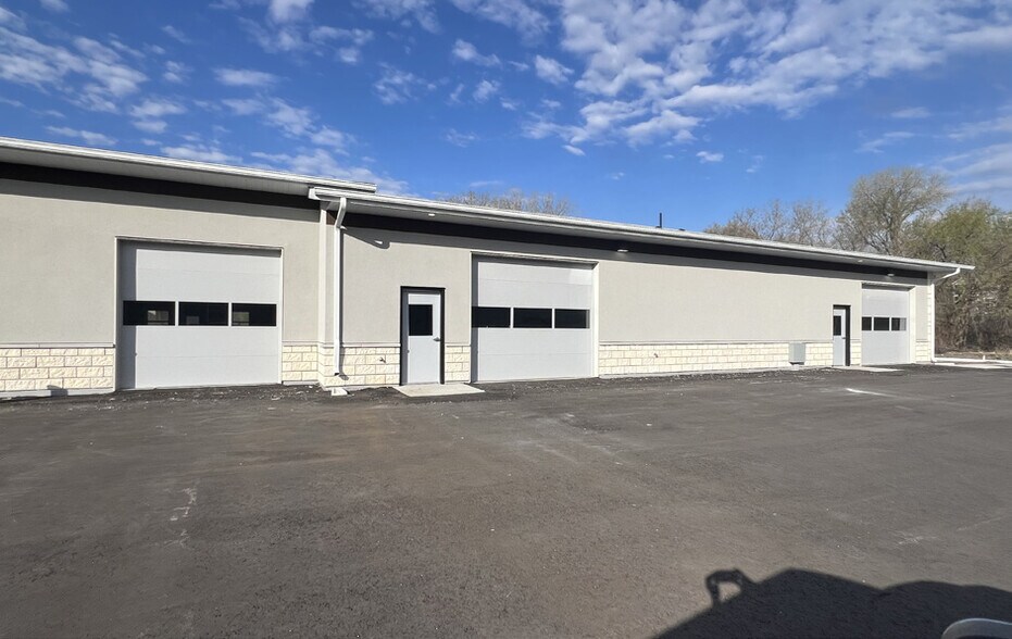 2950 Chaska Blvd, Chaska, MN à louer - Photo de l’immeuble – Image 2 sur 4