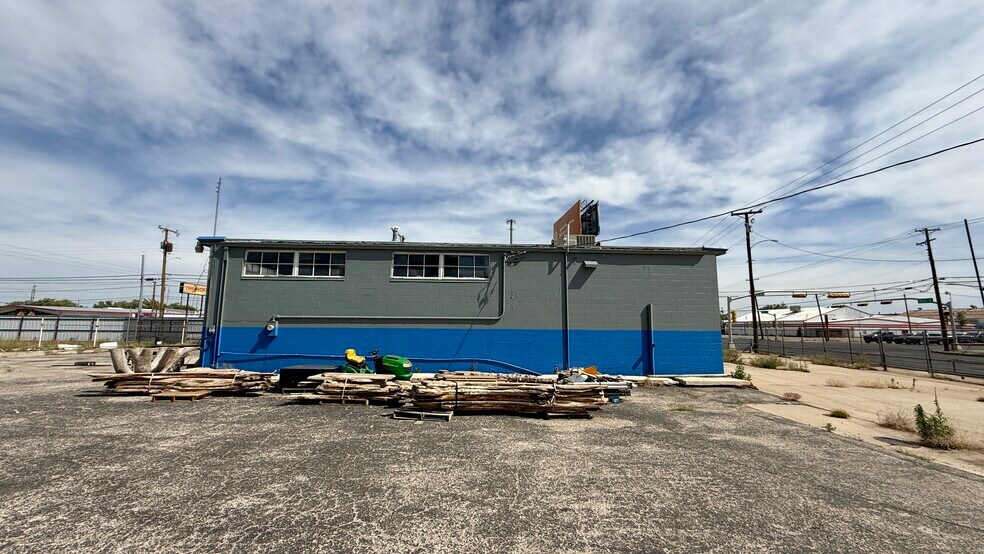 1301 E 2nd St, Odessa, TX à vendre - Photo de l’immeuble – Image 3 sur 11