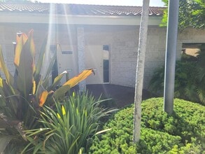 7245 SW 87th Ave, Miami, FL à louer Photo intérieure– Image 1 sur 6