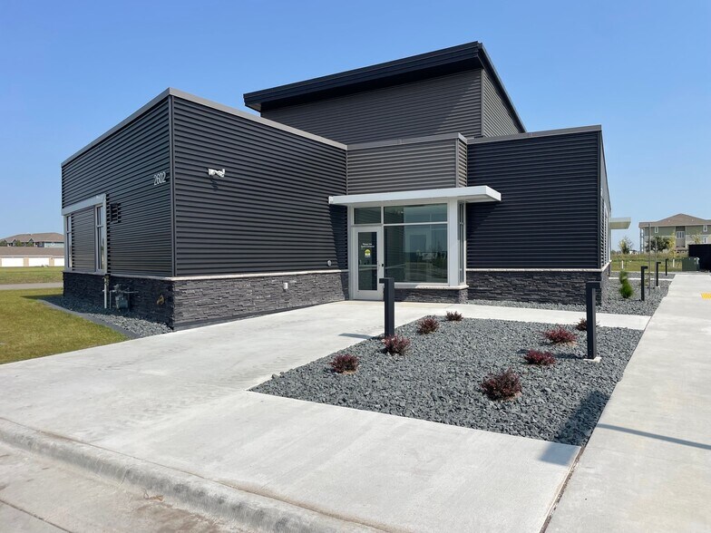 2602 34th S st, Moorhead, MN à louer - Photo de l’immeuble – Image 3 sur 7