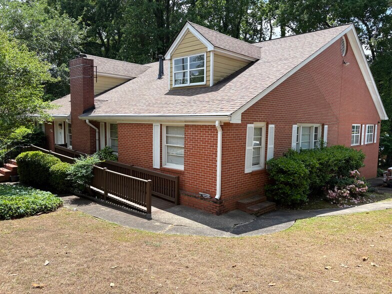 100 SE Dogwood Dr, Marietta, GA à vendre - Photo de l’immeuble – Image 2 sur 8