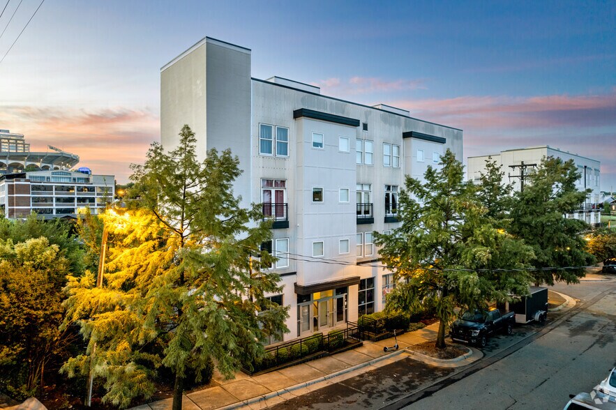 926 Westmere Ave, Charlotte, NC à vendre - Photo principale – Image 1 sur 7