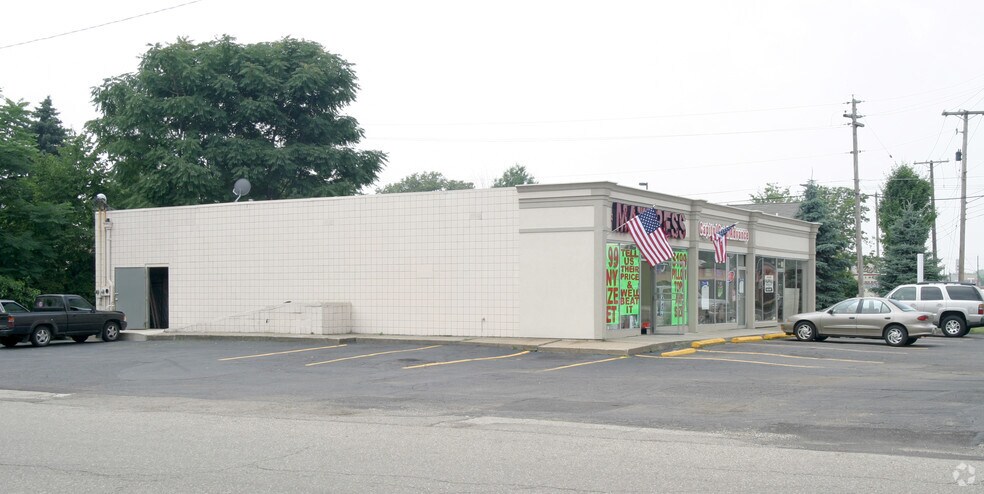 4964-4968 W Tuscarawas St, Canton, OH à louer - Photo de l’immeuble – Image 2 sur 5