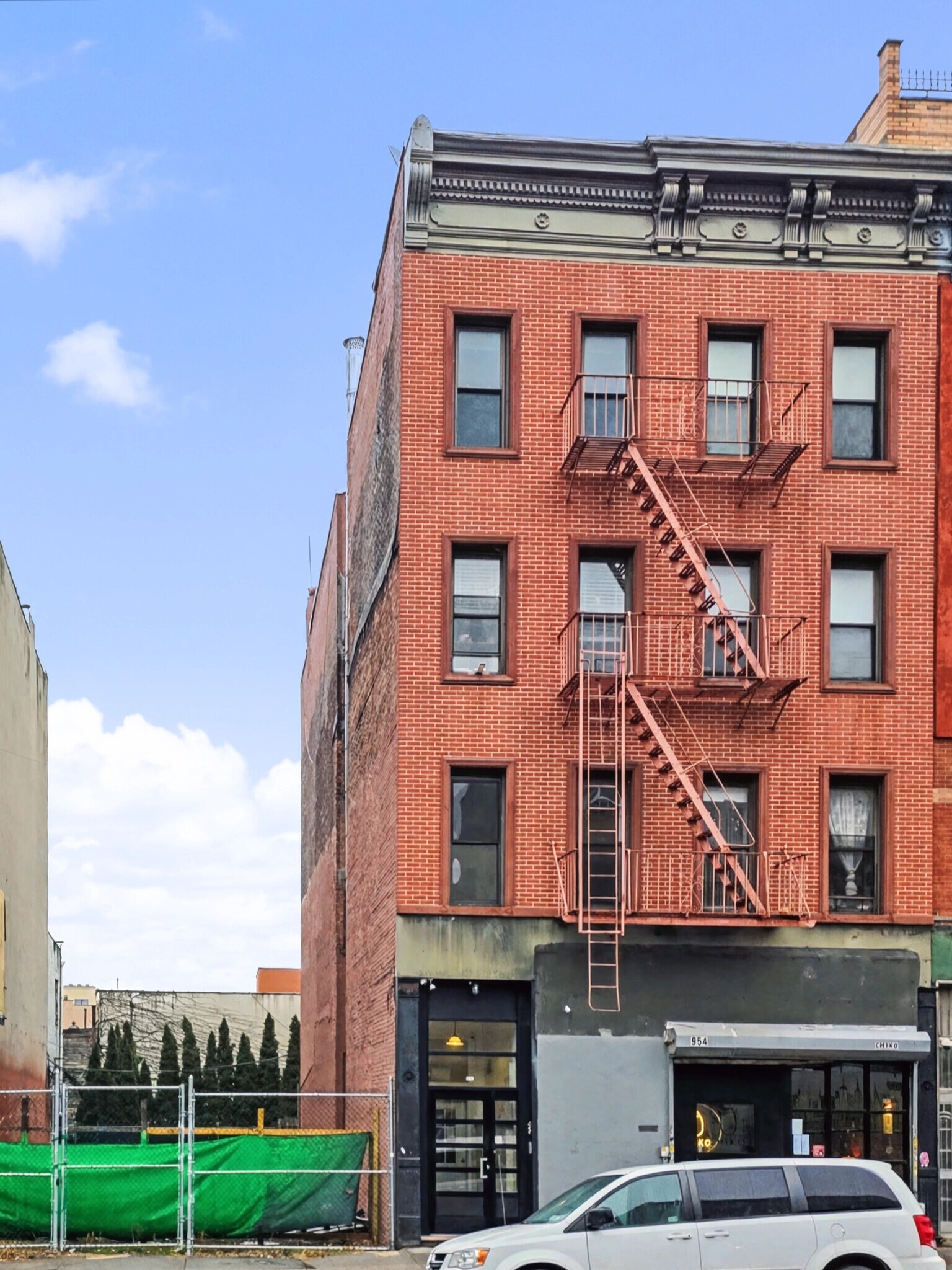 954 Manhattan Ave, Brooklyn, NY à vendre Photo de l’immeuble– Image 1 sur 16