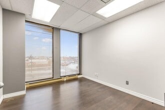 3131 Boul de la Concorde E, Laval, QC à louer Photo de l’immeuble– Image 2 sur 8