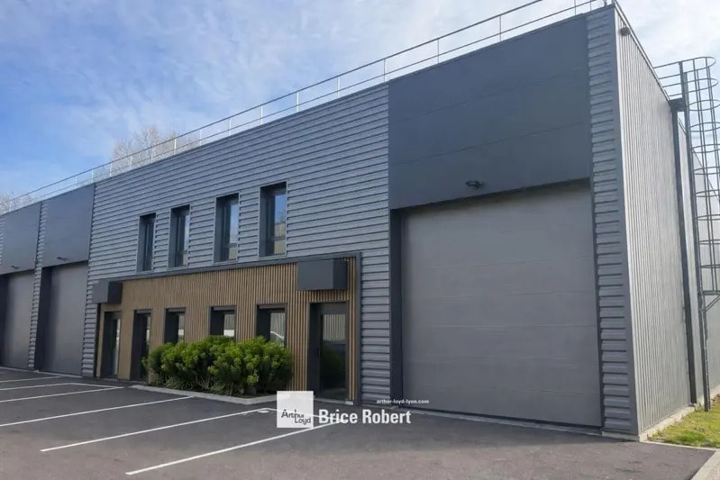 73 Route De Corbas, Vénissieux à louer Photo de l’immeuble– Image 1 sur 8
