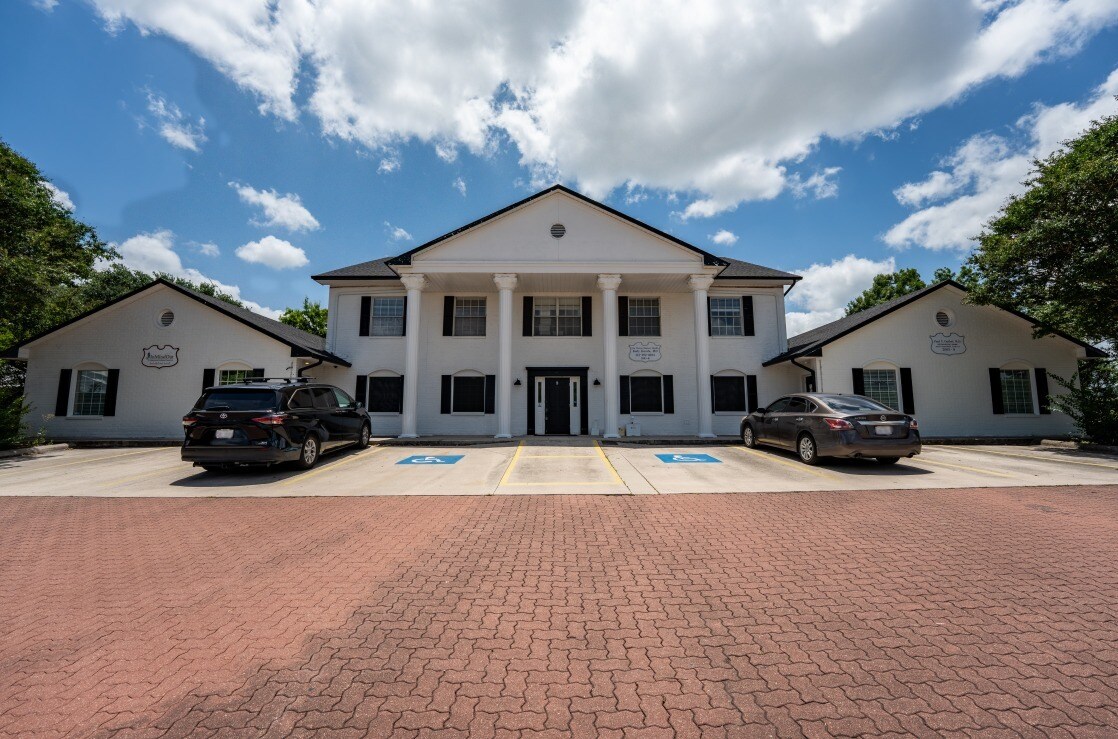 2003 Medical Pky, San Marcos, TX à vendre Photo de l’immeuble– Image 1 sur 42