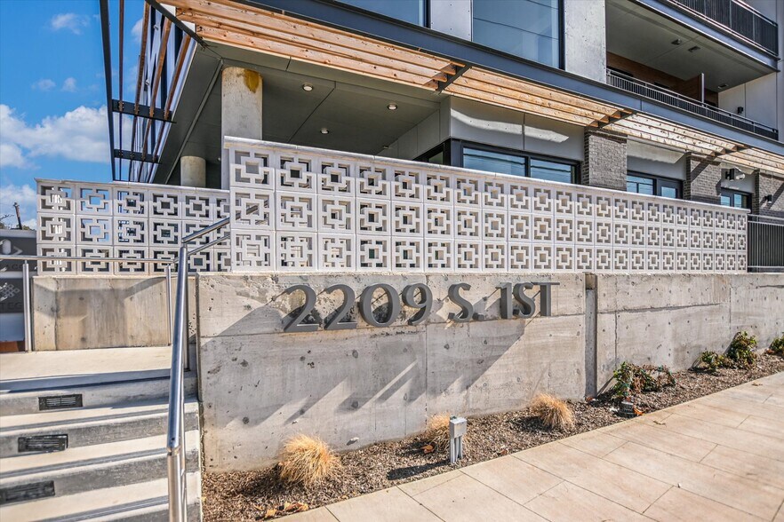 2209 S First St, Austin, TX à vendre - Photo de l’immeuble – Image 1 sur 54