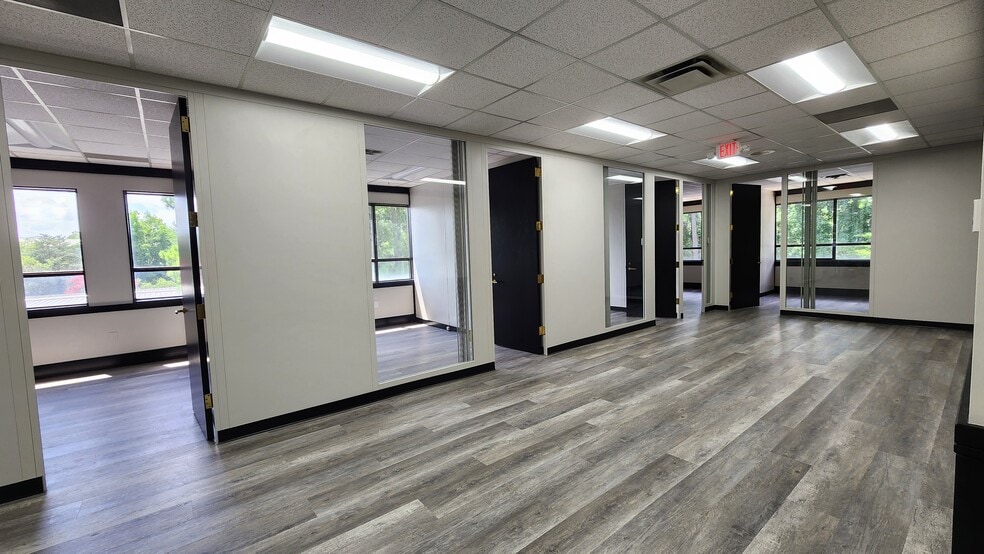 3000 Croasdaile Dr, Durham, NC à louer - Photo intérieure – Image 2 sur 9