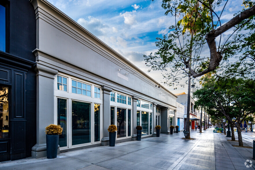 1217 3rd St, Santa Monica, CA à louer - Photo de l’immeuble – Image 2 sur 4