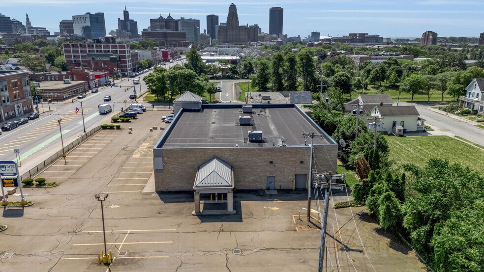 350 Niagara St, Buffalo, NY à vendre - Photo de l’immeuble – Image 2 sur 35