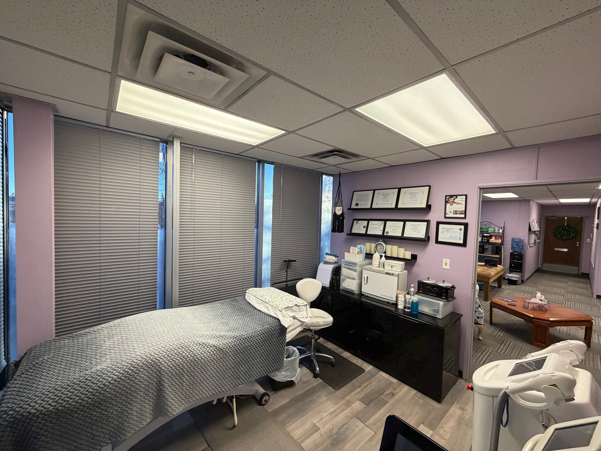 7106-7108 109 St NW, Edmonton, AB à louer Photo principale– Image 1 sur 3