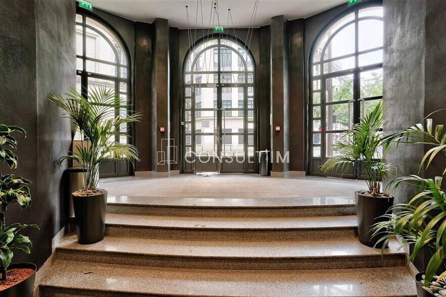 Bureau dans Paris à louer - Photo de l’immeuble – Image 2 sur 7