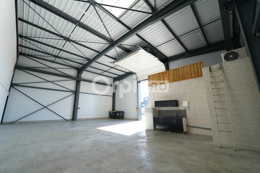 147 Rue De L'Aeropostale, Colombier-Saugnieu à louer - Photo intérieure – Image 3 sur 9