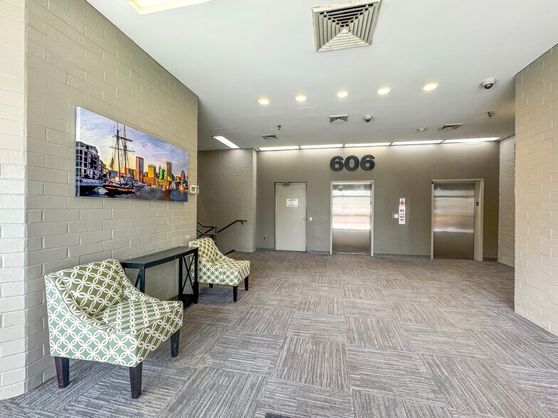 606 Baltimore Ave, Towson, MD à vendre - Photo intérieure – Image 2 sur 8