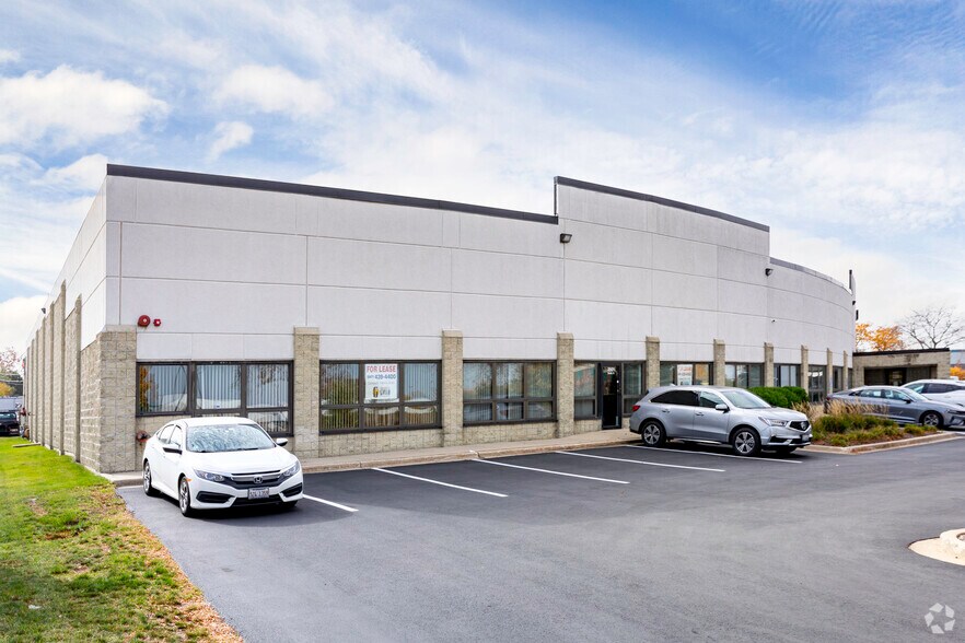 2501 Landmeier Rd, Elk Grove Village, IL à louer - Photo de l’immeuble – Image 2 sur 5