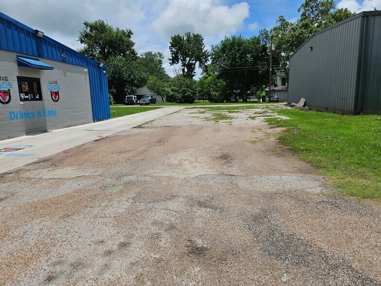 1004 N Velasco St, Angleton, TX à louer - Photo de l’immeuble – Image 2 sur 12