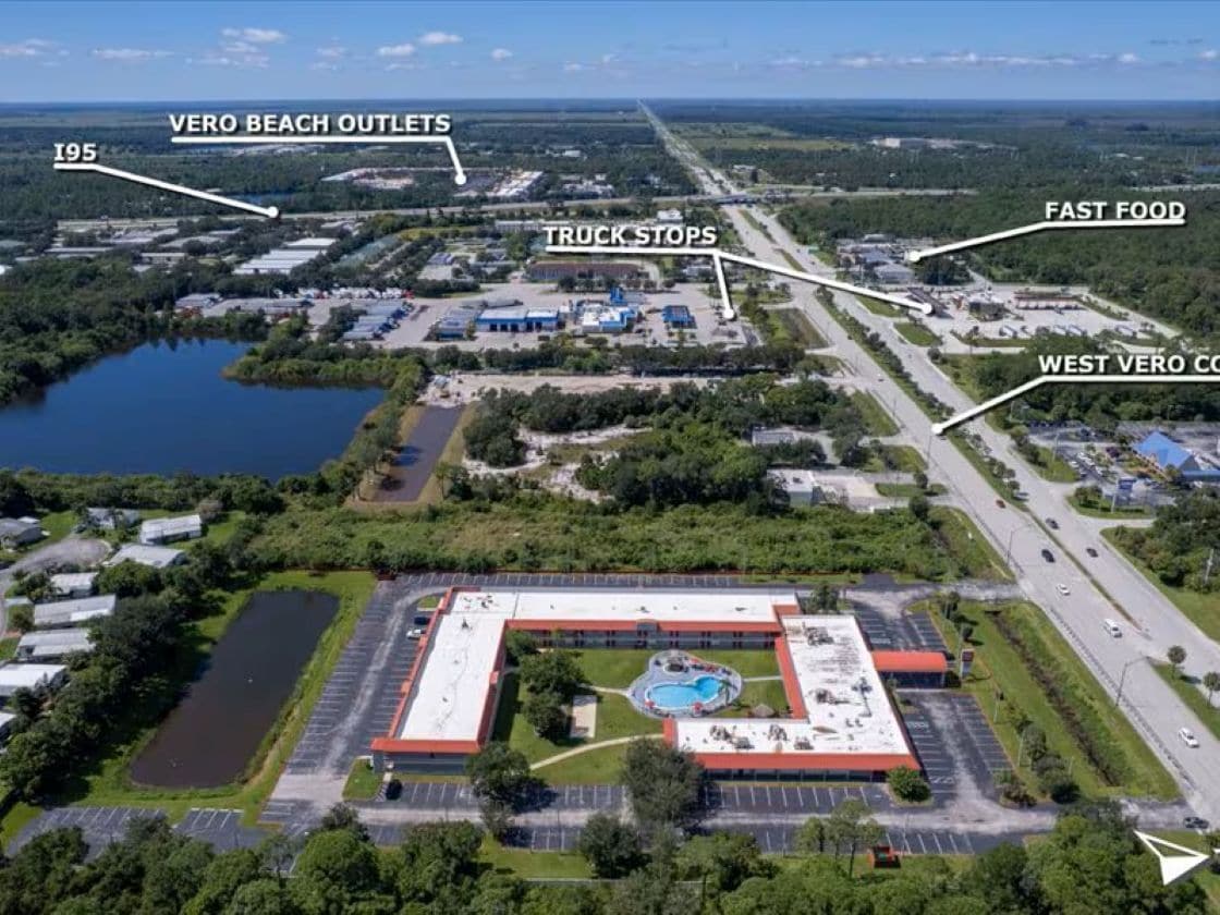 8797 20th St, Vero Beach, FL à louer Aérien– Image 1 sur 1