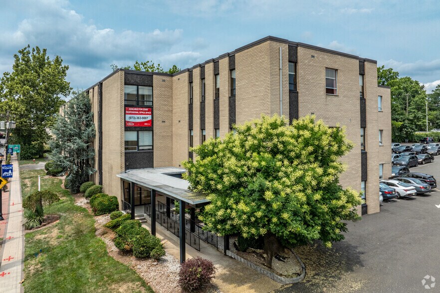 1767 Morris Ave, Union Township, NJ à louer - Photo de l’immeuble – Image 3 sur 28