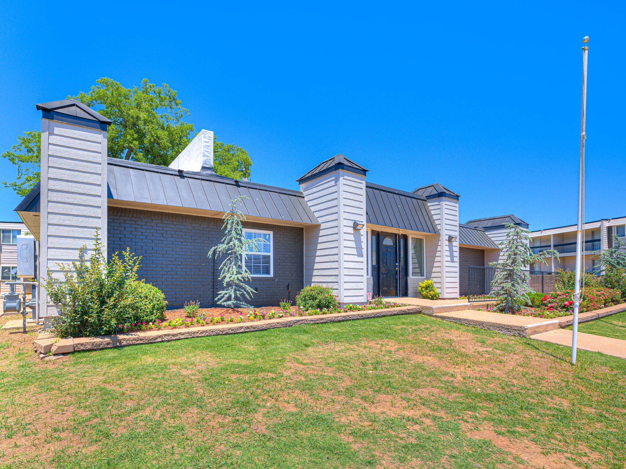 11107 E Brady St, Tulsa, OK à vendre Photo de l’immeuble– Image 1 sur 22