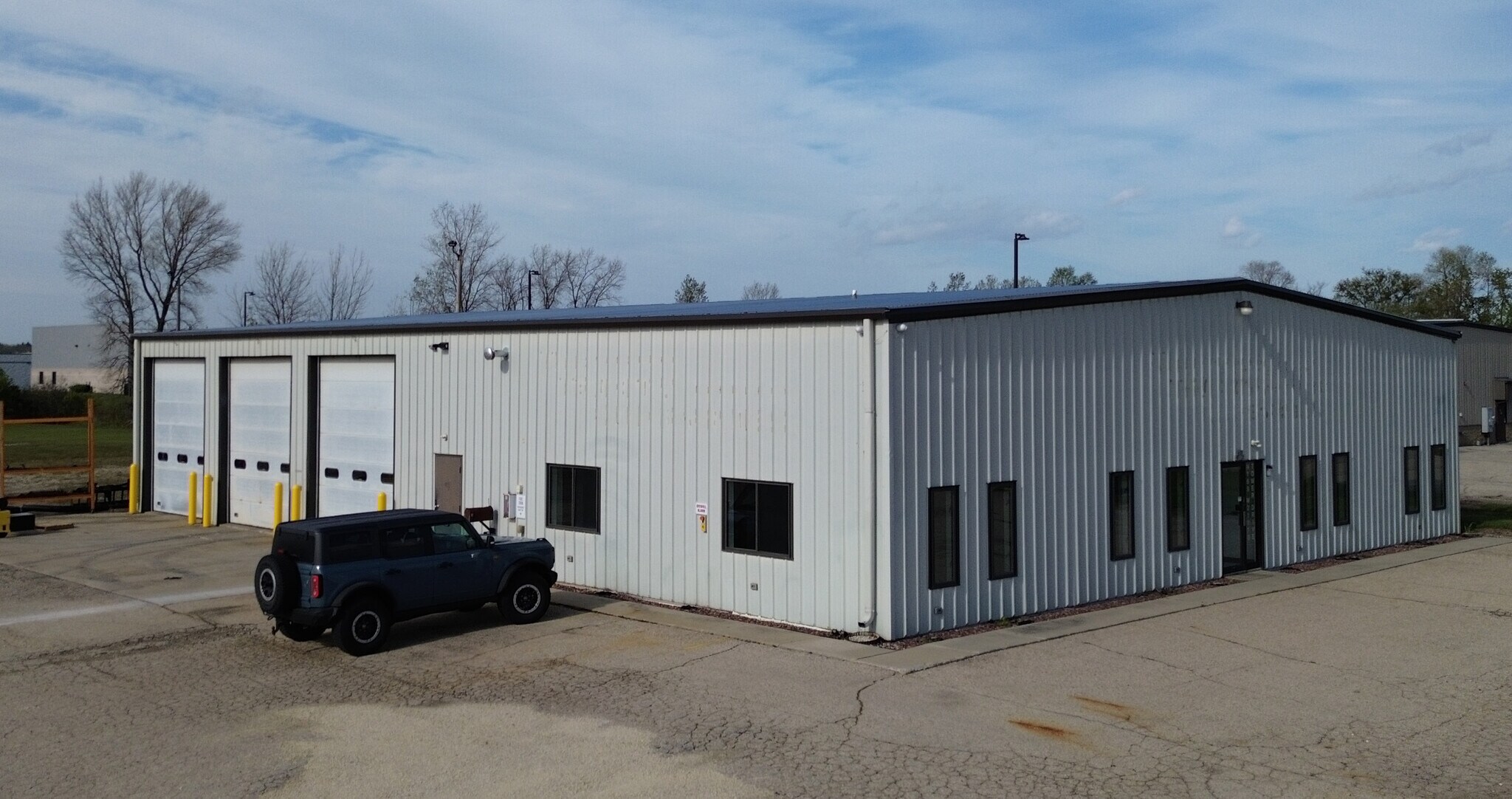 N169W21110 Tower Dr, Jackson, WI à louer Photo de l’immeuble– Image 1 sur 8