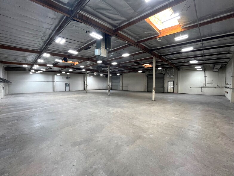 7946 Alabama Ave, Canoga Park, CA à louer - Photo de l’immeuble – Image 2 sur 8