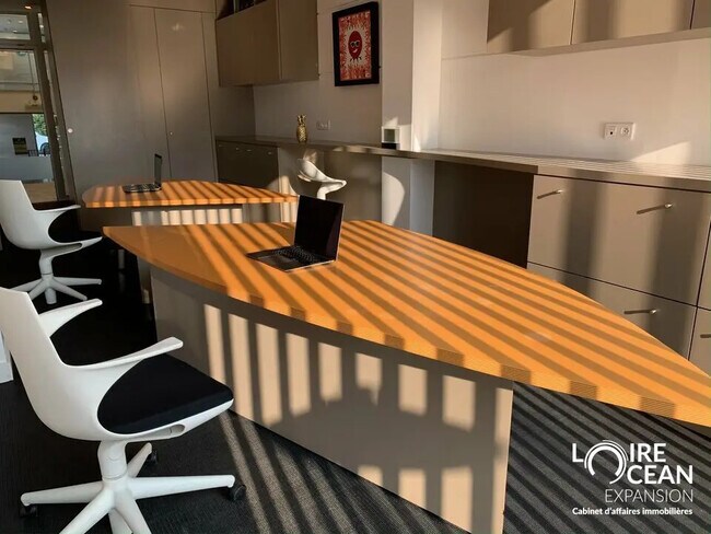 Plus de détails pour Bureau à vendre